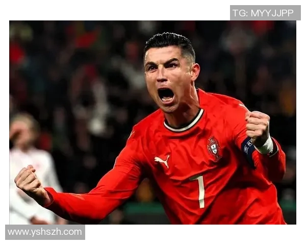 足球明星C罗与好友共享美好时光的餐桌瞬间精彩回顾 足球明星C罗与好友共享美好时光的餐桌瞬间精彩回顾